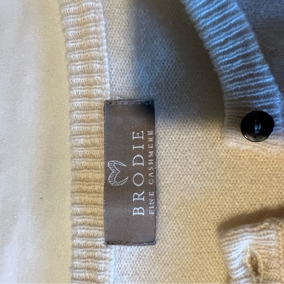 Cashmere button up sweater with cream color and pink on sleeves - Picture 6 of 6